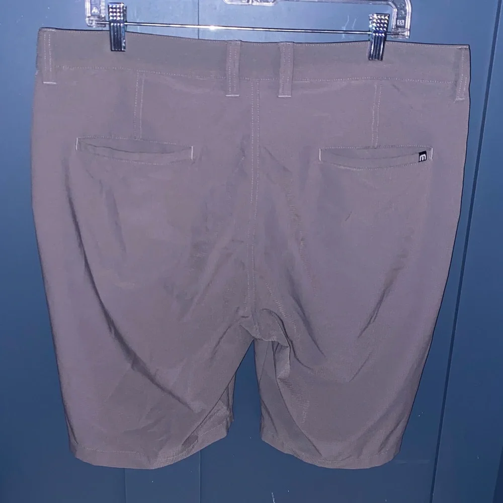 Travis Mathew Men's Gray Shorts with Pockets - Picture 5 of 8